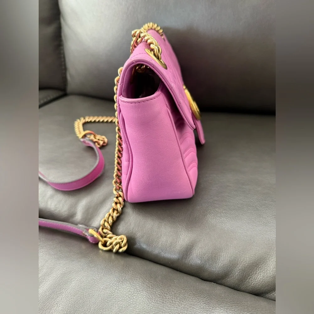 *SOLD*
Authentic Gucci Candy Pink GG marmont Shoulder Bag with Gold Chain - Picture 9 of 15